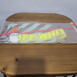 Unisex keyring in OFF-WHITE plastic. YELLOW Length about 26 cm. Year 2013.